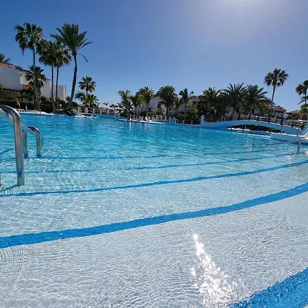 Apartment Studio No 2 Just 100 To And Sea, Large Terrace, Heated Pool, Wifi, Aircondition For A Fee *