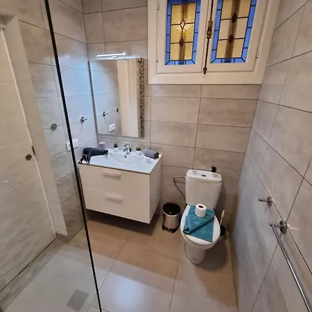 Apartment Studio No 2 Just 100 To And Sea, Large Terrace, Heated Pool, Wifi, Aircondition For A Fee *