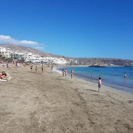 Studio No 2 Just 100 To And Sea, Large Terrace, Heated Pool, Wifi, Aircondition For A Fee