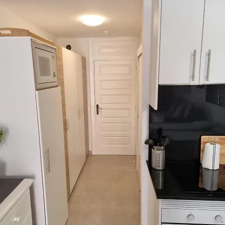 Studio No 2 Just 100 To And Sea, Large Terrace, Heated Pool, Wifi, Aircondition For A Fee Apartment *